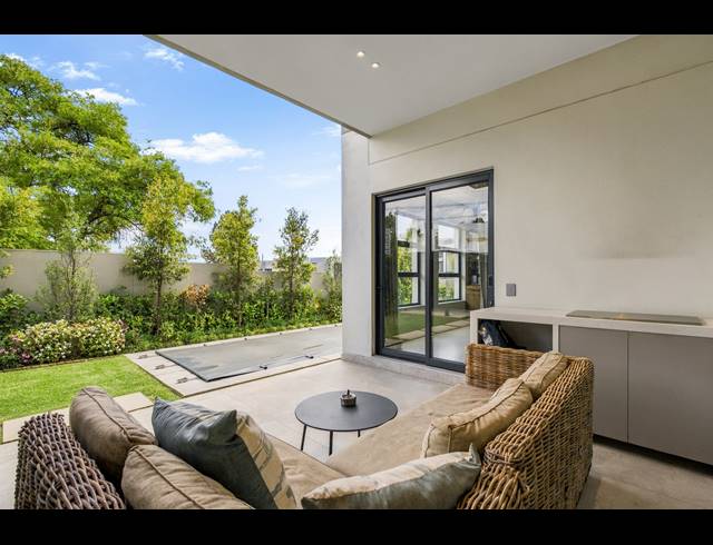 4 BEDROOM HOUSE FOR SALE IN LONEHILL
